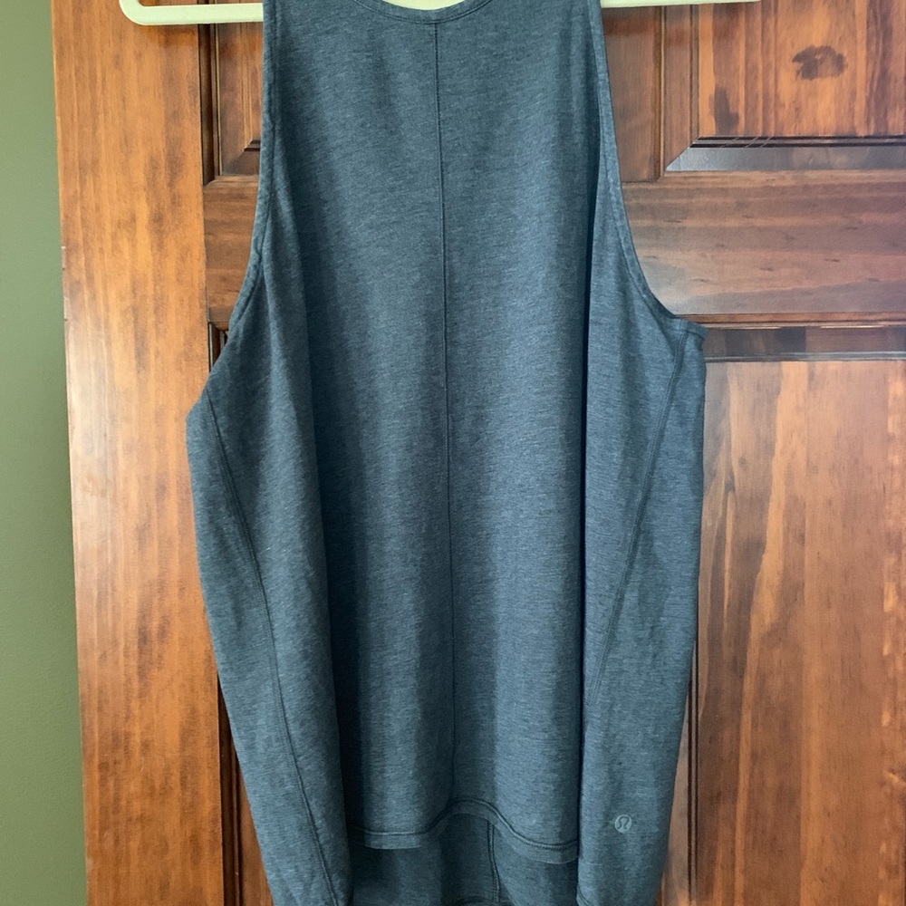 Lululemon top